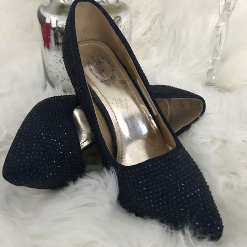 ITALIAN Shoes Blue Color 7.5 $15 Excellent C.